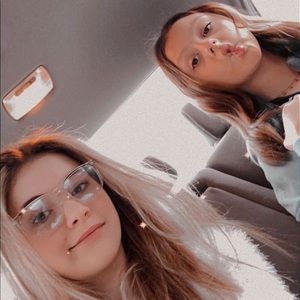 Meet your Posher, Riley